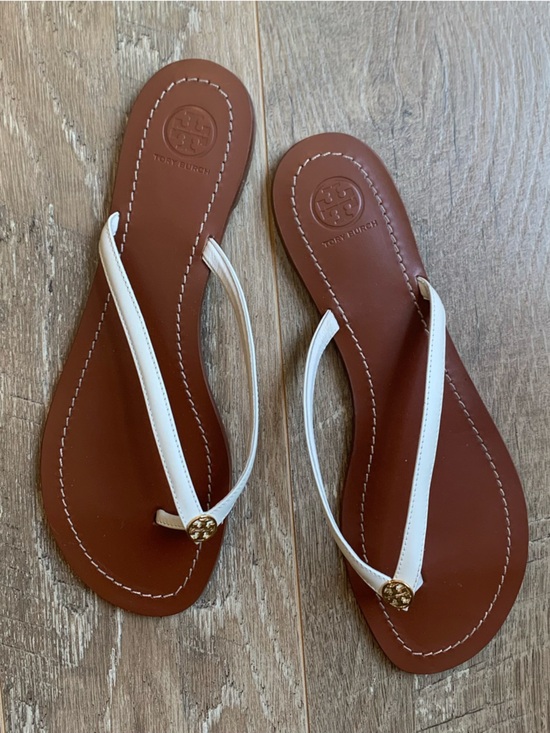 Tory Burch Shoes - Tory Burch White Leather Thong Sandals with Gold Logo - 11